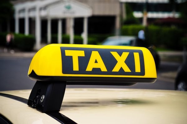 taxi-3504010_640 taxi-3504010_640